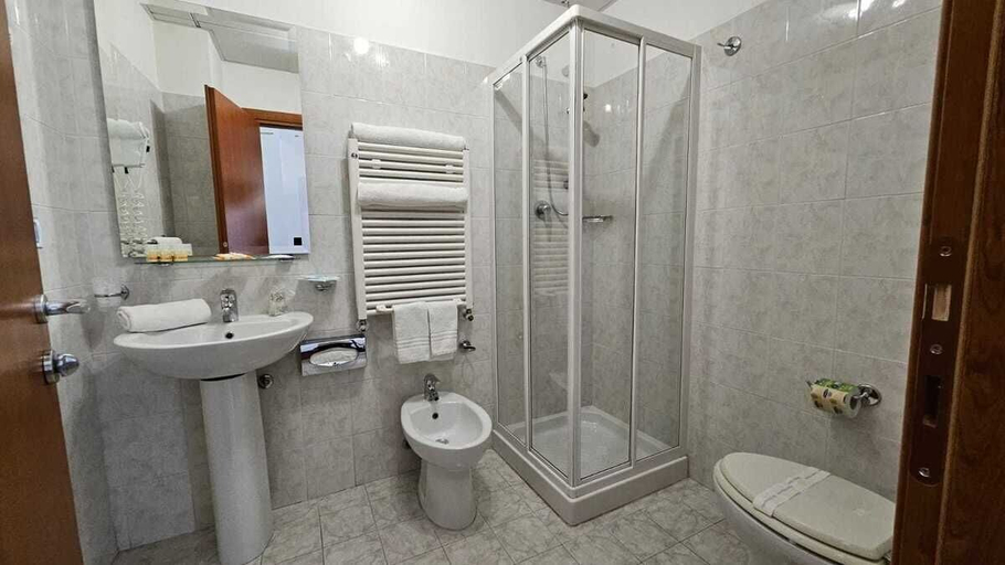 Bathroom 3, GH HOTEL, Enna