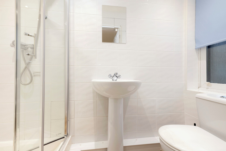 Bathroom 3, JOIVY Gorgeous Flat Near Edinburgh Castle W/ Parking, Edinburgh