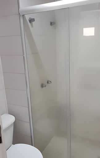Bathroom 3, Apartamentos em Laranjeiras: Seu Refugio Urbano com Piscina e Academia, Rio de Janeiro
