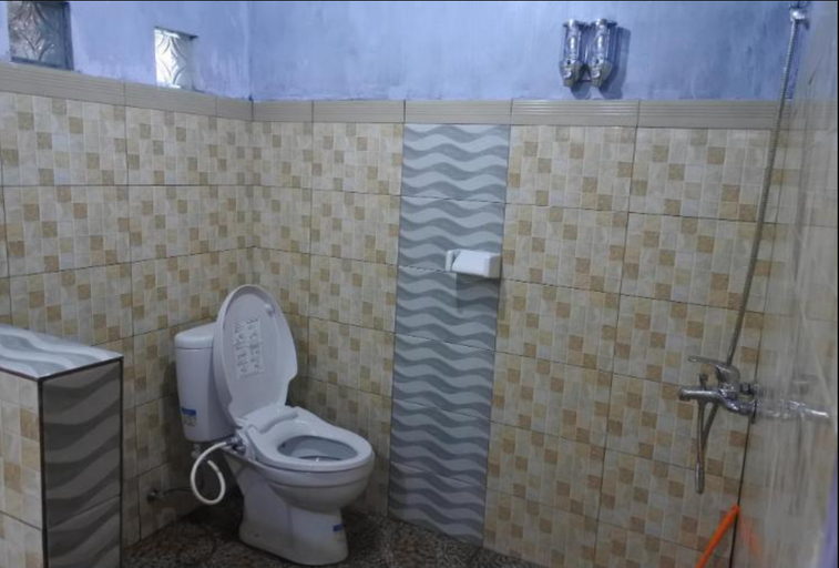 Bathroom 4