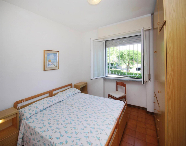 Room 2, Holiday Flat With Balcony in Ceriale, Savona