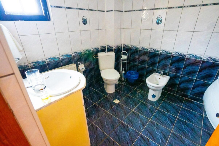 Bathroom 4, Casa Valentino, Busteni