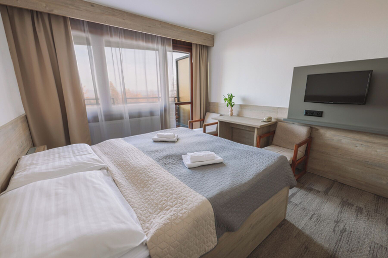 Bedroom 3, Atlas Hotel Tatry, Poprad