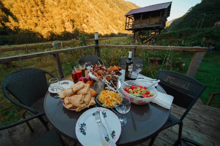 Food & Drinks 4, Thomas Hut, Batumi