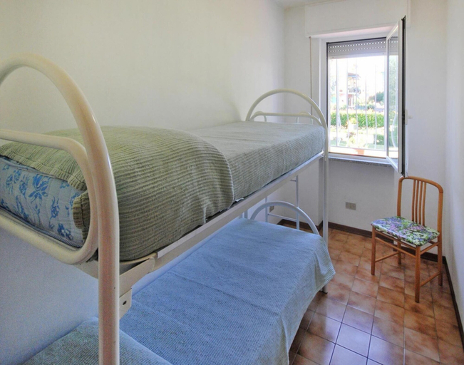 Room 3, Holiday Flat With Balcony in Ceriale, Savona
