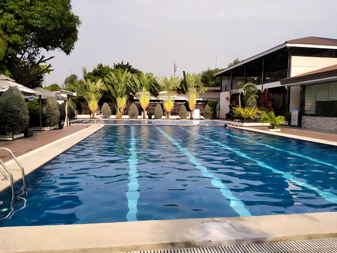 Sport & Beauty 2, HOME near AIRPORT with CAR RENTAL, Parañaque