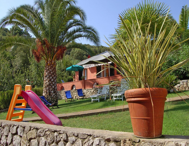 Property grounds, Apartment in Capoliveri Near Sandy Beaches, Livorno