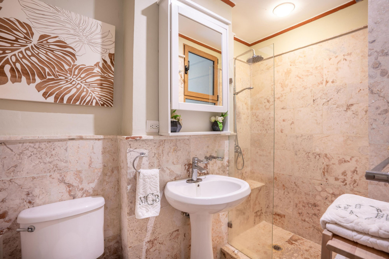 Room 2, 4BR Maid Included Golf Course View 8 Guest, La Romana