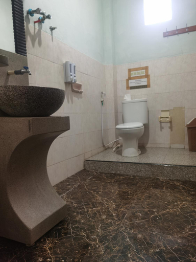 Bathroom 7