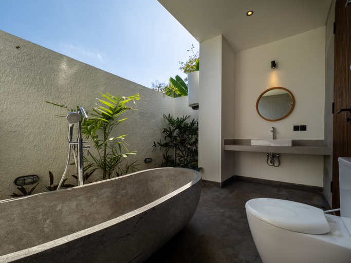 Bathroom 8