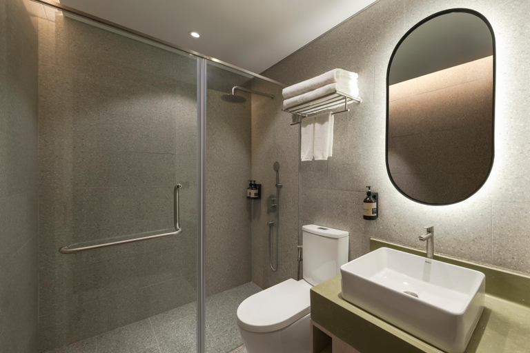 Bathroom 18