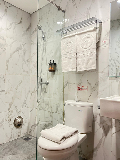 Bathroom 9