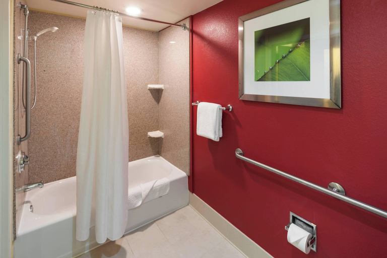 Bathroom 4, Courtyard by Marriott Jackson, Hinds