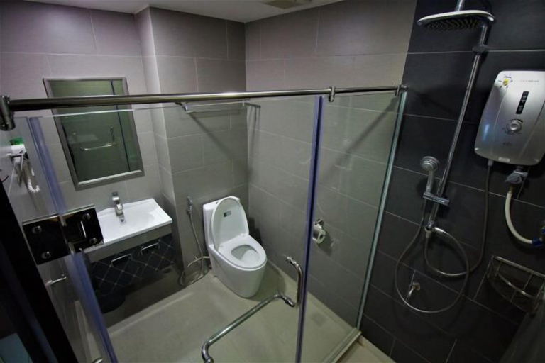 Bathroom 11