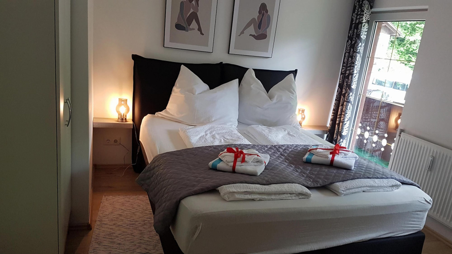 Room 3, Apartment in Dorfzentrum Near Lake, Villach Land