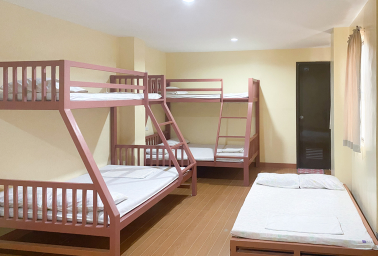 Bedroom 4, RedDoorz @ La Briana Guest House Santa Fe Bantayan Cebu, Santa Fe