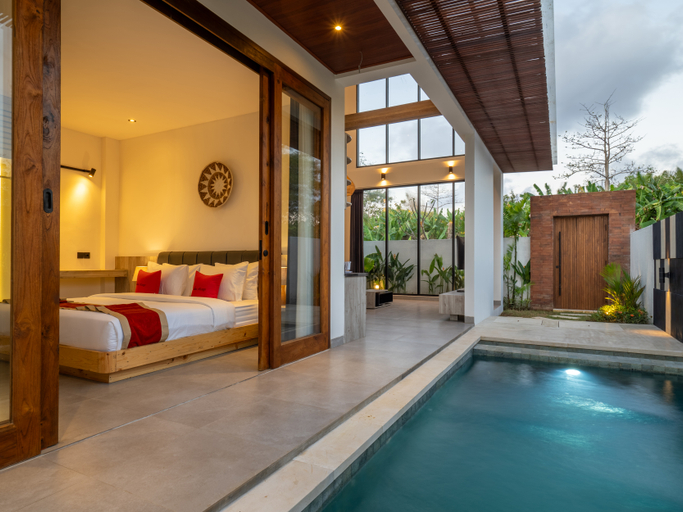 Swimming Pool 18