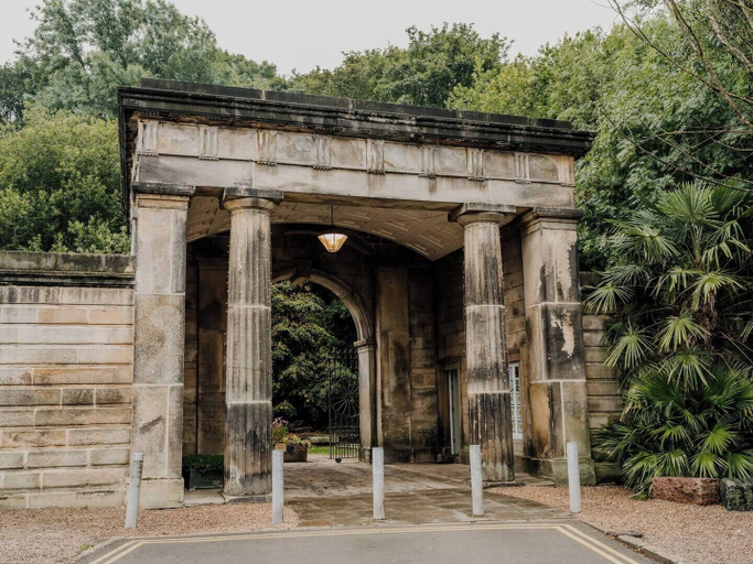 Exterior & Views, Beautiful Listed Gatehouse in Great Area, Sheffield