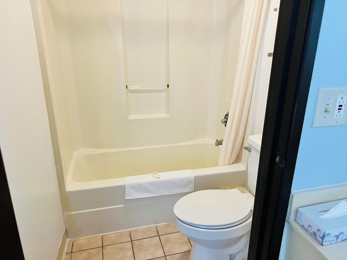 Bathroom 4, Value Stay, Clark