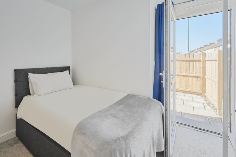 Bedroom 3, Host Stay The Globe Apartment 3, Redcar and Cleveland