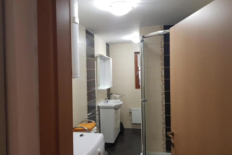 Bathroom 3, Farmhouse at St. Donat's, Rogatec