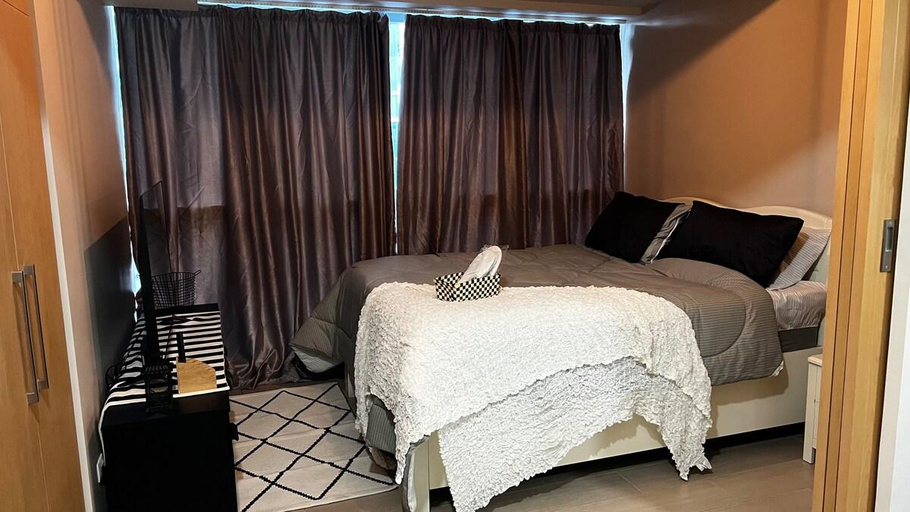 Bedroom 3, BGC Uptown Parksuites Minimalist Ikea Room (22I), Taguig