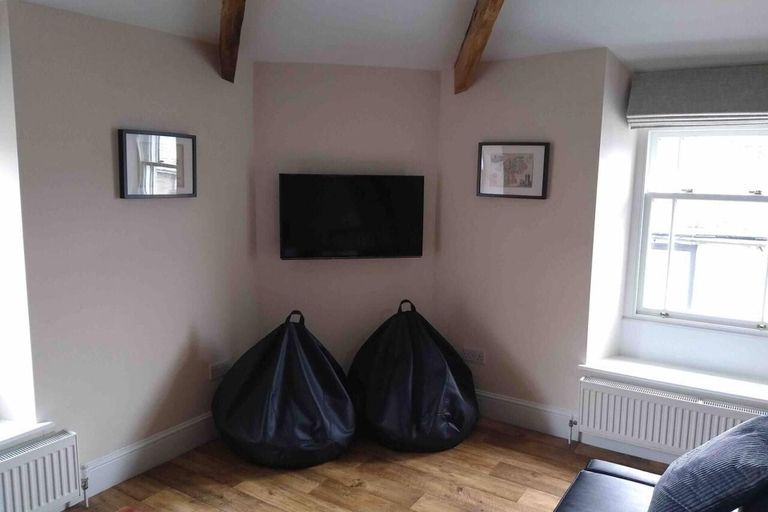 Living area 3, Sedbergh Penthouse - Kingbed - Tv - Wifi, Cumbria