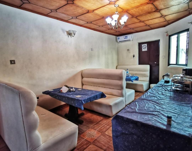Food & Drinks, Ishmajoso Lodge, Western Urban