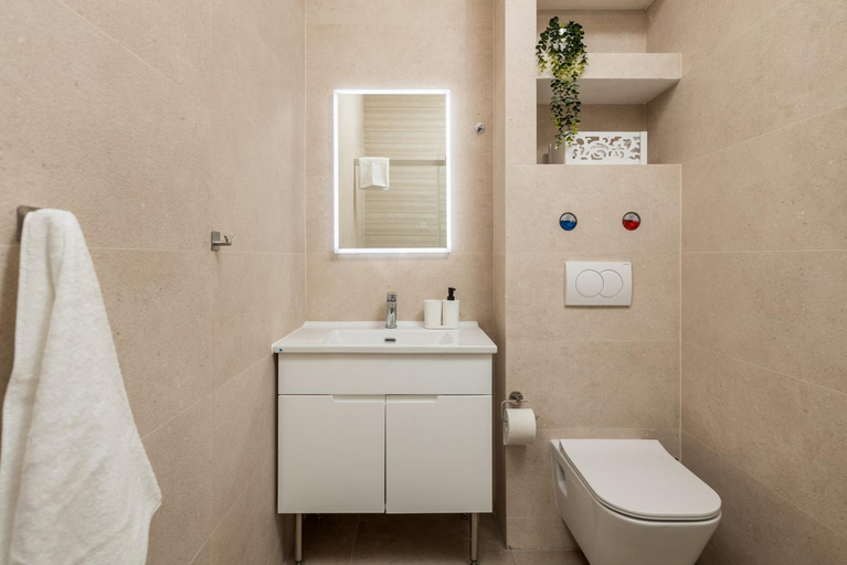 Bathroom 2, APARTMENTS JADRANKa, Omišalj