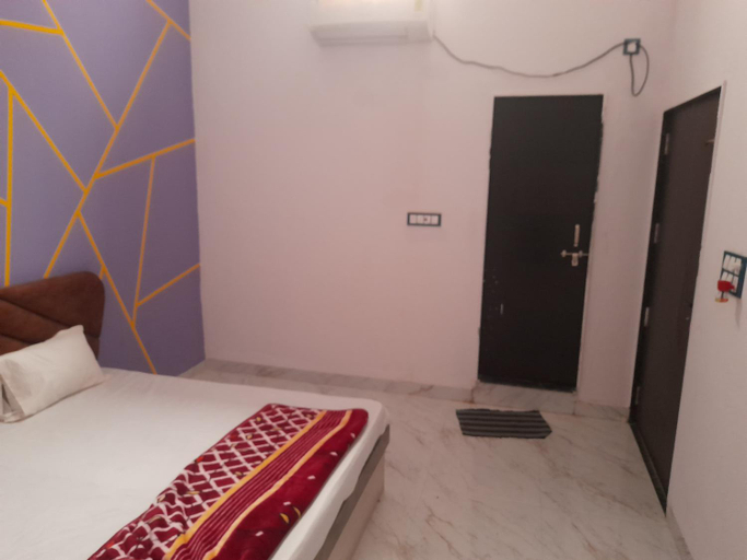 Others 4, Shanti Gaura Palace, Dhar