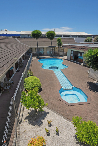 Sport & Beauty 5, Dukes Midway Lodge, Waitakere