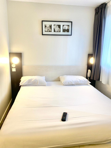 Bedroom 3, Brit Hotel Lyon Nord Dardilly, Rhône