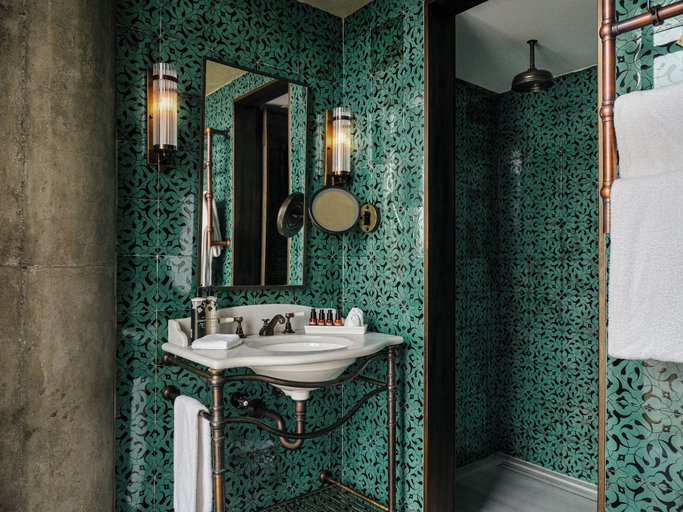Bathroom 5, Soho House Istanbul, Beyoğlu