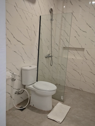 Bathroom 5, Lopo Hotel and Resort Tomok, Samosir
