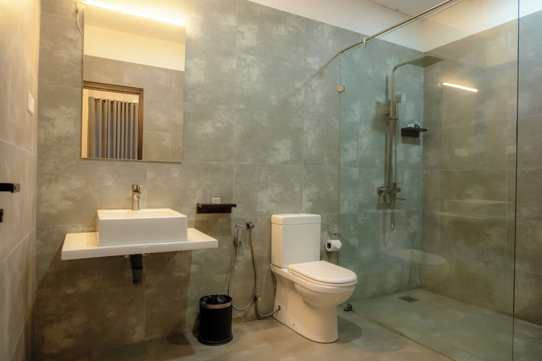 Bathroom 4, somerset mirissa blue, Weligama