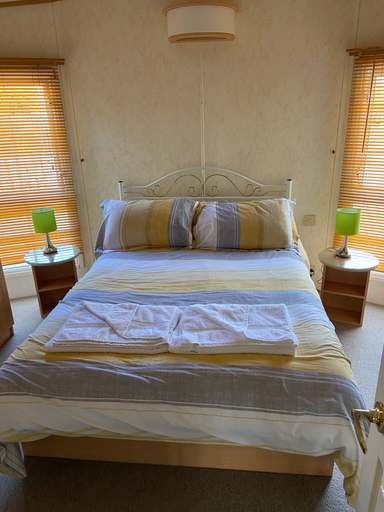 Bedroom 2, Beautiful 2-bed Chalet in Llanfairpwllgwyngyll, Anglesey