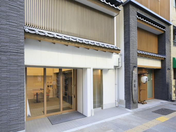 Exterior 24