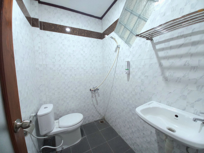 Bathroom 4