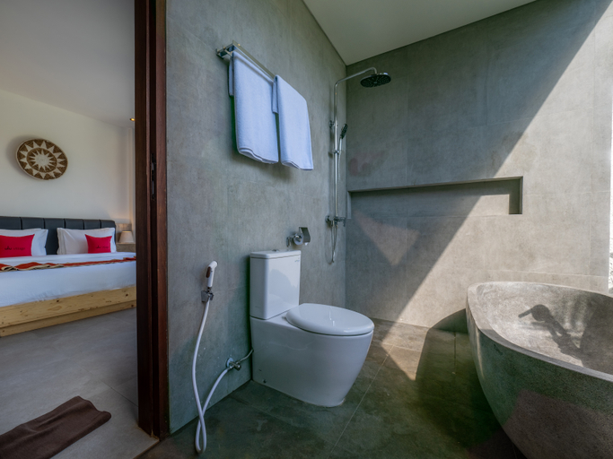 Bathroom 10