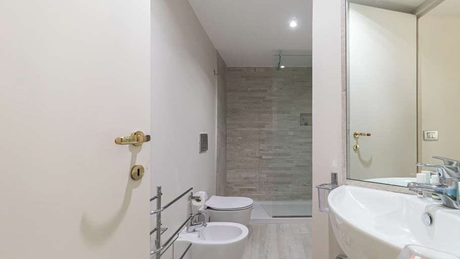 Bathroom 2, Italianway   - Gian Galeazzo, Milano