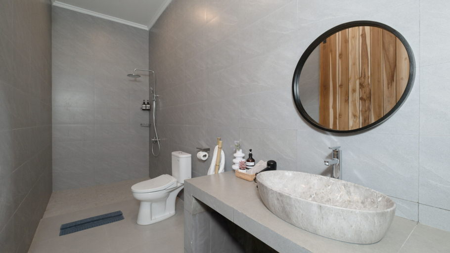 Bathroom 5, Kamila Villa 1 by Villa Finder, Badung