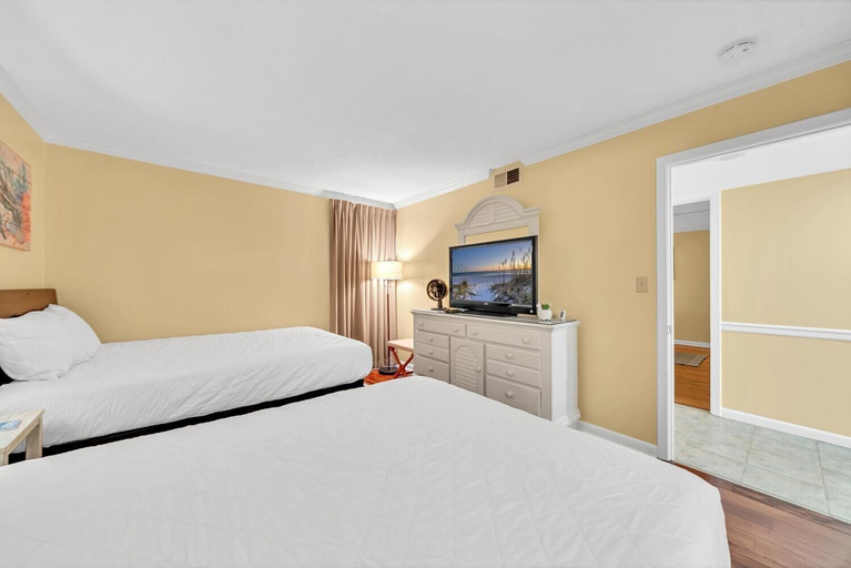 Bedroom 3, Edgewater Tower 1-411, Bay