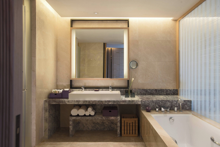 Bathroom 5, Renaissance Haikou Hotel, Haikou