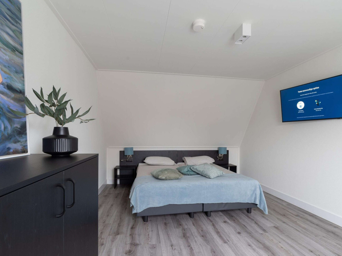 Room 5, Holiday Home With a Outdoor Sauna, Noord-Beveland