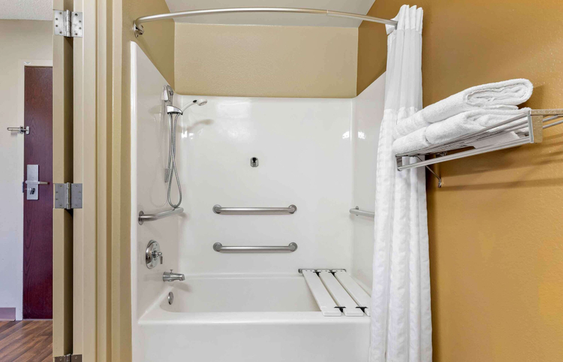 Bathroom 5, Suburban Studios Copley Akron West, Summit