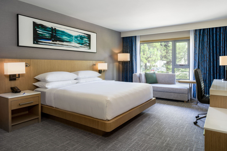 Bedroom 3, Delta Hotels by Marriott Ontario Airport, San Bernardino