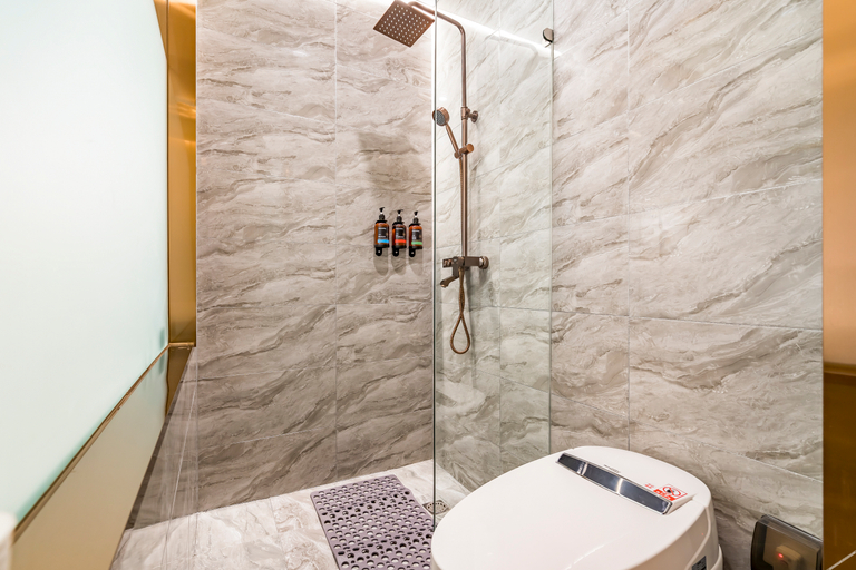 Bathroom 5, Dequan Luxury JingGuang Hotel, Beijing