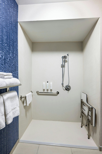 Bathroom 5, Fairfield Inn & Suites by Marriott St. Louis Chesterfield, Saint Louis