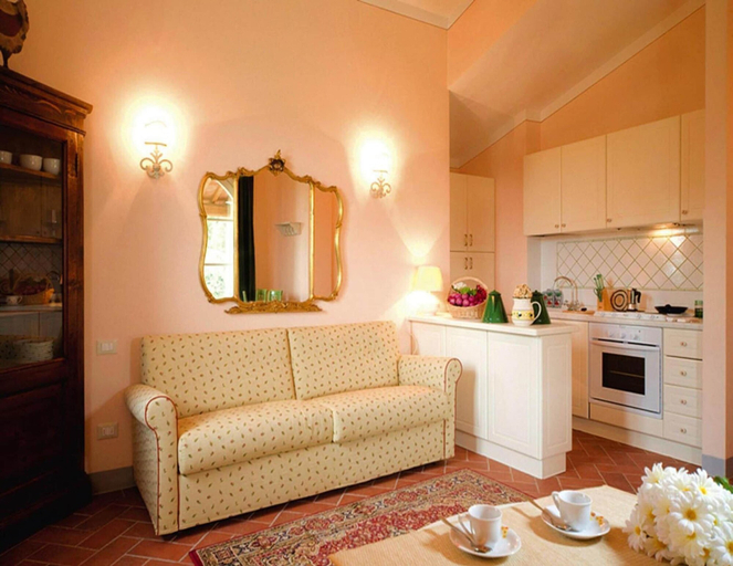 Living room 4, Apartment in Tuscany With Pool & Golf Access, Florence