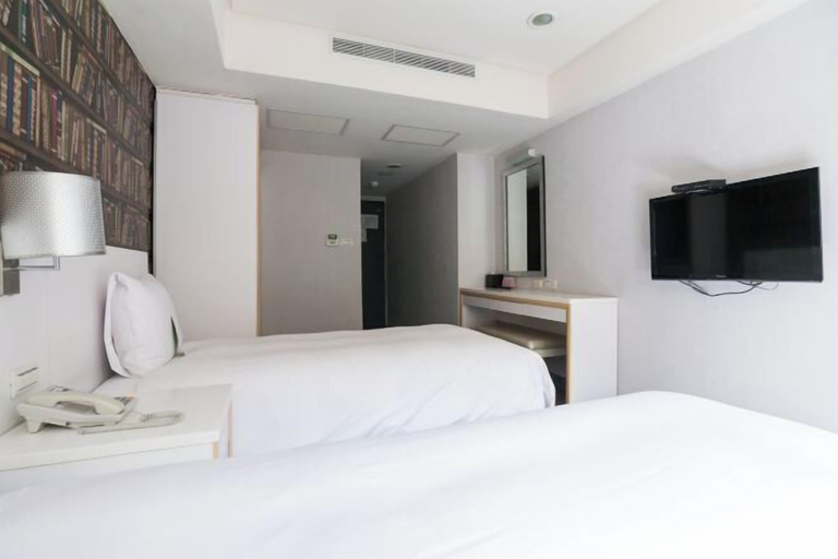 Bedroom 18